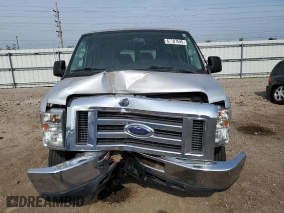✅ 2013 Ford Econoline Cargo Commercial • VIN: 1FTSS3EL6DDB11559 • Lot: 67787545. Wystawiony na Copart z przebiegiem Nie podano. Bezpłatny archiwum sprzedaży aukcyjnych z USA i szczegółowy raport historii pojazdu na DreamBid. Zdjęcie 5.