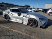 ✅ 2022 Toyota Supra Premium • VIN: WZ1DB0C09NW052837 • Лот: 86658065. Опубликован ранее на Copart с пробегом 27 193 миль. Бесплатный доступ к архиву аукционных продаж из США и подробный отчёт об истории автомобиля на DreamBid. Изображение 4.