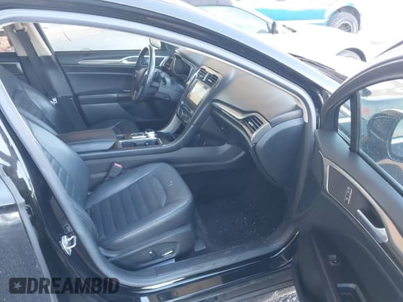 ✅ 2017 Ford Fusion SE • VIN: 3FA6P0H96HR293235 • Lot: 43803024. Wystawiony na IAAI z przebiegiem 133 525 mil. Bezpłatny archiwum sprzedaży aukcyjnych z USA i szczegółowy raport historii pojazdu na DreamBid. Zdjęcie 5.