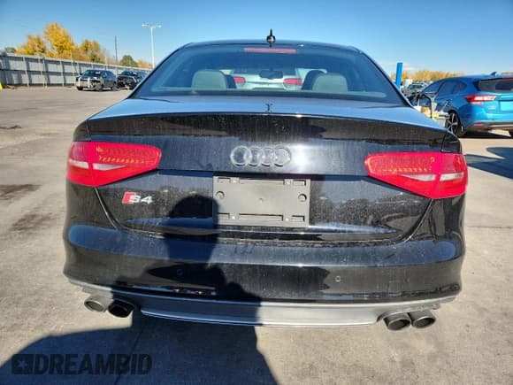 ✅ 2014 Audi S4 Premium Plus • VIN: WAUBGAFL9EA044962 • Lot: 90300295. Wystawiony na Copart z przebiegiem 114 076 mil. Bezpłatny archiwum sprzedaży aukcyjnych z USA i szczegółowy raport historii pojazdu na DreamBid. Zdjęcie 6.