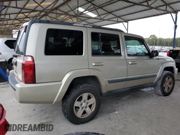 ✅ 2008 Jeep Commander Sport • VIN: 1J8HG48K98C129806 • Лот: 82295765. Опубликован ранее на Copart с пробегом 189 557 миль. Бесплатный доступ к архиву аукционных продаж из США и подробный отчёт об истории автомобиля на DreamBid. Изображение 3.
