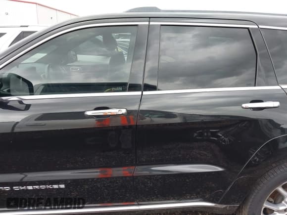 ✅ 2015 Jeep Grand Cherokee Summit • VIN: 1C4RJEJG9FC131724 • Lot: 42491343. Listed on IAAI with 131,196 mi. Free auction sales archive from the USA and detailed vehicle history report at DreamBid. Image 14.