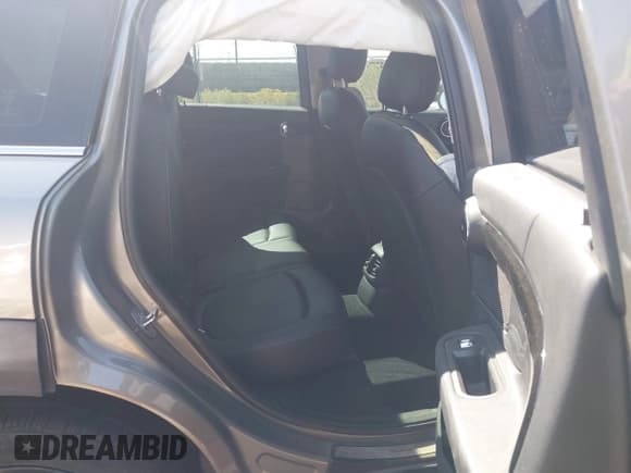 ✅ 2019 MINI Countryman Cooper • VIN: WMZYS7C57K3J04922 • Lot: 43229842. Listed on IAAI with 60,326 mi. Free auction sales archive from the USA and detailed vehicle history report at DreamBid. Image 8.