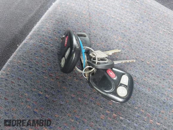 ✅ 2001 Chevrolet Silverado 2500HD LS • VIN: 1GCHK23U21F199851 • Лот: 42180073. Опубликован ранее на IAAI с пробегом 80 168 миль. Бесплатный доступ к архиву аукционных продаж из США и подробный отчёт об истории автомобиля на DreamBid. Изображение 11.