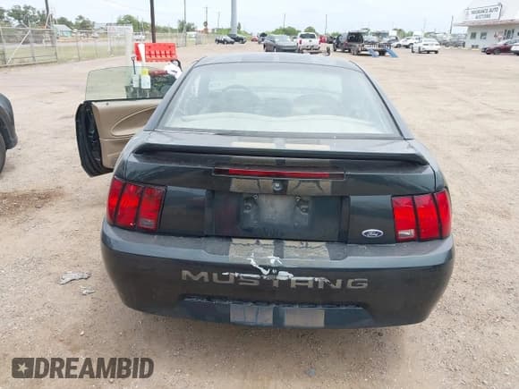 ✅ 1999 Ford Mustang • VIN: 1FAFP4049XF220203 • Lot: 42823314. Wystawiony na IAAI z przebiegiem Nie podano. Bezpłatny archiwum sprzedaży aukcyjnych z USA i szczegółowy raport historii pojazdu na DreamBid. Zdjęcie 17.