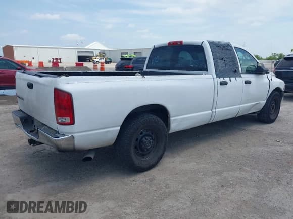 ✅ 2005 Dodge 2500 SLT • VIN: 3D7KR28C75G710174 • Lot: 42421193. Wystawiony na IAAI z przebiegiem 278 450 mil. Bezpłatny archiwum sprzedaży aukcyjnych z USA i szczegółowy raport historii pojazdu na DreamBid. Zdjęcie 4.