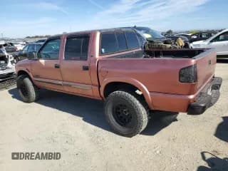 ✅ 2002 Chevrolet S-10 LS • VIN: 1GCDT13W92K224518 • Лот: 76748894. Опубликован ранее на Copart с пробегом 196 469 миль. Бесплатный доступ к архиву аукционных продаж из США и подробный отчёт об истории автомобиля на DreamBid. Изображение 2.