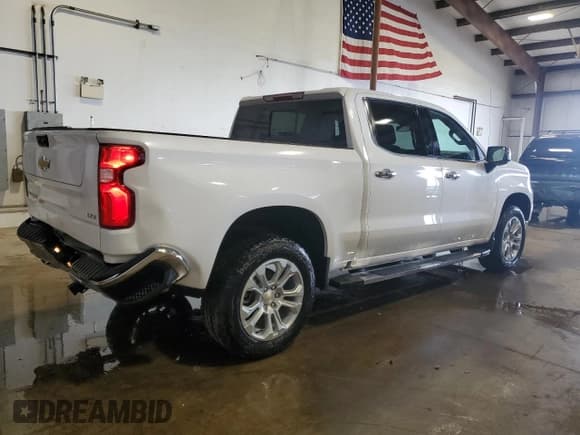 ✅ 2025 Chevrolet Silverado 1500 • VIN: 3GCUKGED8SG179015 • Lot: 63764015. Listed on Copart with 39 mi. Free auction sales archive from the USA and detailed vehicle history report at DreamBid. Image 3.