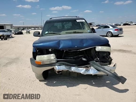 ✅ 2000 Chevrolet Suburban LS • VIN: 3GNEC16T3YG208182 • Lot: 81924095. Wystawiony na Copart z przebiegiem 126 283 mil. Bezpłatny archiwum sprzedaży aukcyjnych z USA i szczegółowy raport historii pojazdu na DreamBid. Zdjęcie 14.