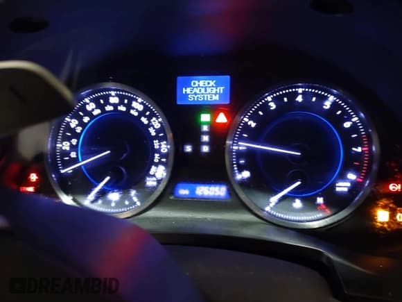 ✅ 2011 Lexus IS 350 • VIN: JTHCE5C22B5001213 • Lot: 41591512. Wystawiony na IAAI z przebiegiem 126 050 mil. Bezpłatny archiwum sprzedaży aukcyjnych z USA i szczegółowy raport historii pojazdu na DreamBid. Zdjęcie 7.