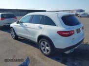 ✅ 2018 Mercedes-Benz GLC 300 • VIN: WDC0G4KB7JV033917 • Лот: 42657682. Опубликован ранее на IAAI с пробегом 42 623 миль. Бесплатный доступ к архиву аукционных продаж из США и подробный отчёт об истории автомобиля на DreamBid. Изображение 3.
