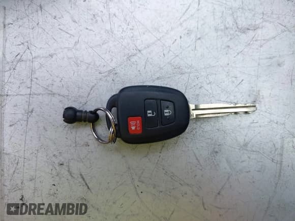 ✅ 2018 Toyota RAV4 LE • VIN: 2T3ZFREV9JW459118 • Lot: 43630520. Listed on IAAI with 62,014 mi. Free auction sales archive from the USA and detailed vehicle history report at DreamBid. Image 11.