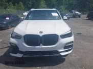 ✅ 2020 BMW X5 sDrive40i • VIN: 5UXCR4C09L9C22141 • Lot: 42624577. Wystawiony na IAAI z przebiegiem Nie podano. Bezpłatny archiwum sprzedaży aukcyjnych z USA i szczegółowy raport historii pojazdu na DreamBid. Zdjęcie 13.