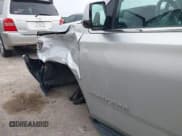 ✅ 2020 Chevrolet Suburban LT • VIN: 1GNSCHKC6LR265468 • Lot: 42042772. Wystawiony na IAAI z przebiegiem 113 335 mil. Bezpłatny archiwum sprzedaży aukcyjnych z USA i szczegółowy raport historii pojazdu na DreamBid. Zdjęcie 18.