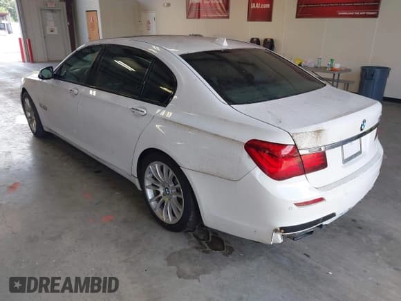 ✅ 2014 BMW 7 Series ALPINA B7 • VIN: WBAYE8C53ED780597 • Lot: 43130128. Wystawiony na IAAI z przebiegiem 98 724 mil. Bezpłatny archiwum sprzedaży aukcyjnych z USA i szczegółowy raport historii pojazdu na DreamBid. Zdjęcie 3.