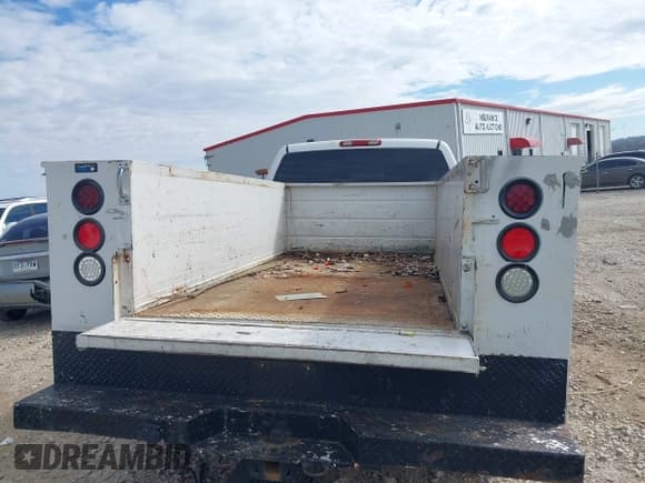✅ 2007 Chevrolet Silverado 2500HD Work Truck • VIN: 1GBHC24U97E196735 • Lot: 41754190. Wystawiony na IAAI z przebiegiem 288 326 mil. Bezpłatny archiwum sprzedaży aukcyjnych z USA i szczegółowy raport historii pojazdu na DreamBid. Zdjęcie 17.