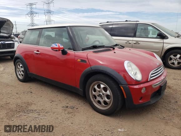 ✅ 2005 MINI Hardtop • VIN: WMWRC33475TC59069 • Lot: 51551605. Listed on Copart with 87,900 mi. Free auction sales archive from the USA and detailed vehicle history report at DreamBid. Image 4.