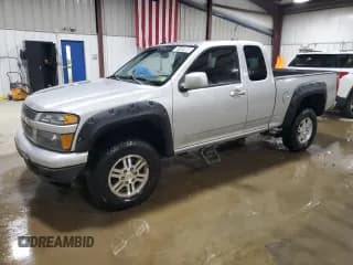 ✅ 2012 Chevrolet Colorado 1LT • VIN: 1GCJTCFE2C8147507 • Лот: 64107085. Опубликован ранее на Copart с пробегом 144 365 миль. Бесплатный доступ к архиву аукционных продаж из США и подробный отчёт об истории автомобиля на DreamBid. Изображение 1.