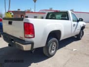 ✅ 2007 GMC Sierra 2500HD Work Truck • VIN: 1GTHC24K77E515124 • Lot: 42057276. Wystawiony na IAAI z przebiegiem 92 370 mil. Bezpłatny archiwum sprzedaży aukcyjnych z USA i szczegółowy raport historii pojazdu na DreamBid. Zdjęcie 4.