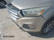 ✅ 2017 Ford Escape SE • VIN: 1FMCU0GD8HUC60074 • Lot: 41918443. Wystawiony na IAAI z przebiegiem 85 787 mil. Bezpłatny archiwum sprzedaży aukcyjnych z USA i szczegółowy raport historii pojazdu na DreamBid. Zdjęcie 20.