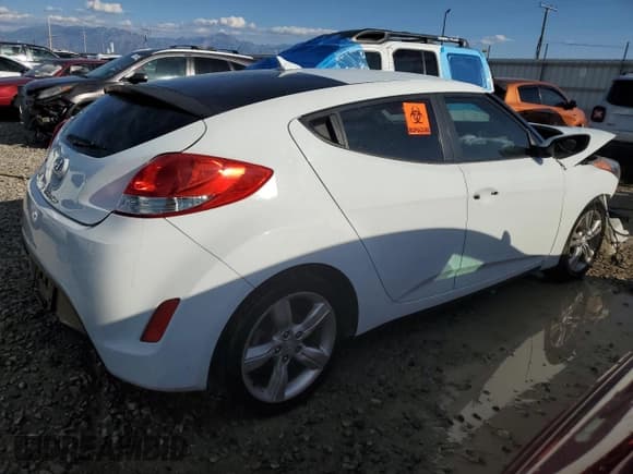 ✅ 2015 Hyundai Veloster • VIN: KMHTC6ADXFU227833 • Lot: 71989084. Wystawiony na Copart z przebiegiem Nie podano. Bezpłatny archiwum sprzedaży aukcyjnych z USA i szczegółowy raport historii pojazdu na DreamBid. Zdjęcie 3.