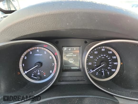 ✅ 2018 Hyundai Santa Fe 2.4L • VIN: 5XYZT3LBXJG557958 • Лот: 84626925. Опубликован ранее на Copart с пробегом 133 504 миль. Бесплатный доступ к архиву аукционных продаж из США и подробный отчёт об истории автомобиля на DreamBid. Изображение 9.