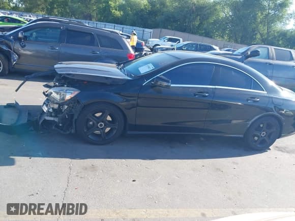 ✅ 2014 Mercedes-Benz CLA 250 • VIN: WDDSJ4GB9EN146661 • Lot: 42598023. Wystawiony na IAAI z przebiegiem 117 271 mil. Bezpłatny archiwum sprzedaży aukcyjnych z USA i szczegółowy raport historii pojazdu na DreamBid. Zdjęcie 14.