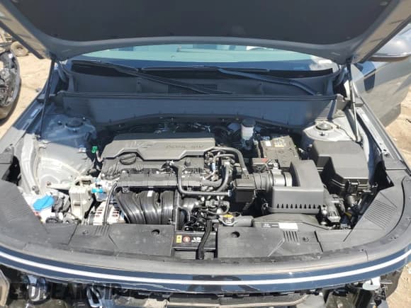 ✅ 2025 Hyundai Kona SEL Convenience • VIN: KM8HCCAB5SU275169 • Lot: 71996265. Listed on Copart with 198 mi. Free auction sales archive from the USA and detailed vehicle history report at DreamBid. Image 12.