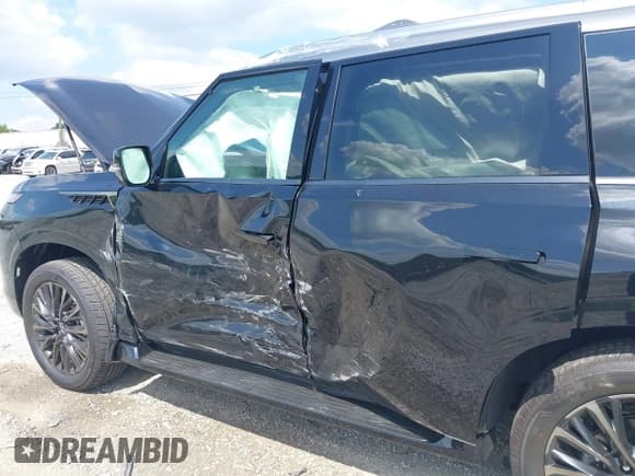 ✅ 2025 Infiniti QX80 Autograph • VIN: JN8AZ3CC9S9603386 • Lot: 42129388. Wystawiony na IAAI z przebiegiem 595 mil. Bezpłatny archiwum sprzedaży aukcyjnych z USA i szczegółowy raport historii pojazdu na DreamBid. Zdjęcie 6.