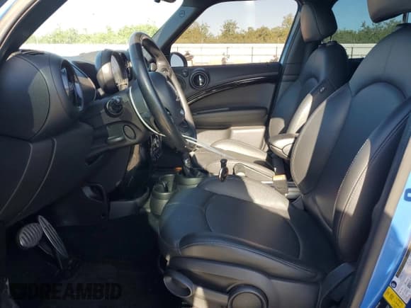 ✅ 2013 MINI Countryman S • VIN: WMWZC3C55DWP20904 • Lot: 57144355. Wystawiony na Copart z przebiegiem 136 621 mil. Bezpłatny archiwum sprzedaży aukcyjnych z USA i szczegółowy raport historii pojazdu na DreamBid. Zdjęcie 7.