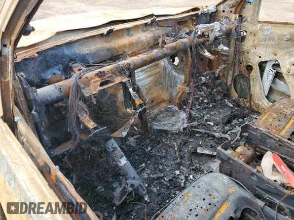 ✅ 2022 Chevrolet Silverado 2500HD • VIN: 1GC2YPEYXNF301095 • Lot: 84425725. Wystawiony na Copart z przebiegiem Nie podano. Bezpłatny archiwum sprzedaży aukcyjnych z USA i szczegółowy raport historii pojazdu na DreamBid. Zdjęcie 8.