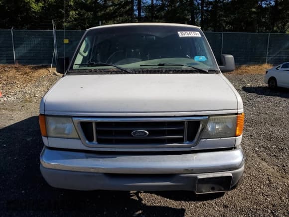 ✅ 2007 Ford Econoline Passenger XL • VIN: 1FBNE31L47DA87295 • Lot: 85764715. Wystawiony na Copart z przebiegiem 211 266 mil. Bezpłatny archiwum sprzedaży aukcyjnych z USA i szczegółowy raport historii pojazdu na DreamBid. Zdjęcie 5.