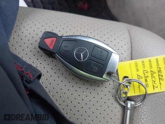 ✅ 2010 Mercedes-Benz C 300 Sport • VIN: WDDGF8BB0AF414121 • Lot: 43698734. Listed on IAAI with 174,508 mi. Free auction sales archive from the USA and detailed vehicle history report at DreamBid. Image 11.