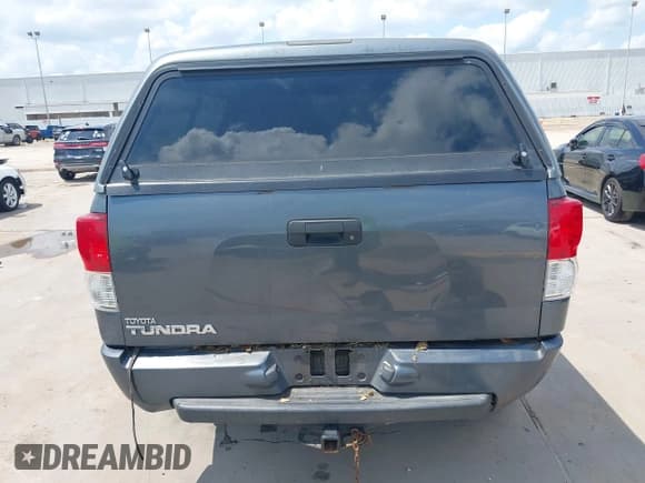 ✅ 2010 Toyota Tundra • VIN: 5TFRM5F16AX017032 • Lot: 42382653. Wystawiony na IAAI z przebiegiem Nie podano. Bezpłatny archiwum sprzedaży aukcyjnych z USA i szczegółowy raport historii pojazdu na DreamBid. Zdjęcie 16.