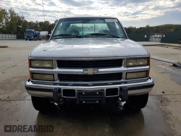 1994 Chevrolet Silverado 2500 z VIN 1GCGK29F3RE151412, wystawiony jako Copart lot #87254025 z przebiegiem 244 135 mil mil oraz Szkoda całkowita • Salvage title. Historia ofert i sprzedaży dostępna na DreamBid. Obrazek 5.