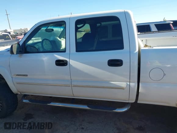 ✅ 2003 Chevrolet Silverado 2500HD LS • VIN: 1GCHK23U13F169243 • Lot: 43764426. Wystawiony na IAAI z przebiegiem 207 587 mil. Bezpłatny archiwum sprzedaży aukcyjnych z USA i szczegółowy raport historii pojazdu na DreamBid. Zdjęcie 14.
