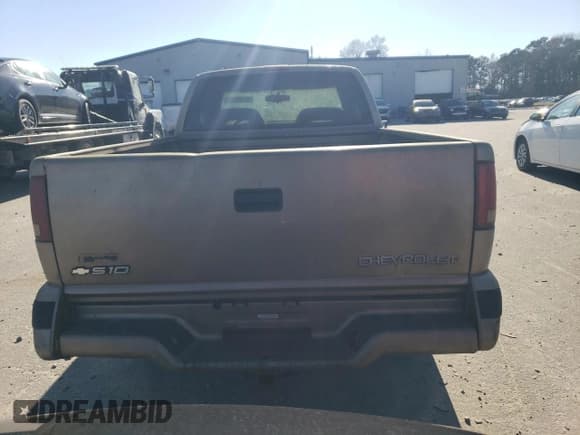 ✅ 1997 Chevrolet S-10 LS • VIN: 1GCCS19X6V8205604 • Лот: 86104534. Опубликован ранее на Copart с пробегом 83 384 миль. Бесплатный доступ к архиву аукционных продаж из США и подробный отчёт об истории автомобиля на DreamBid. Изображение 6.