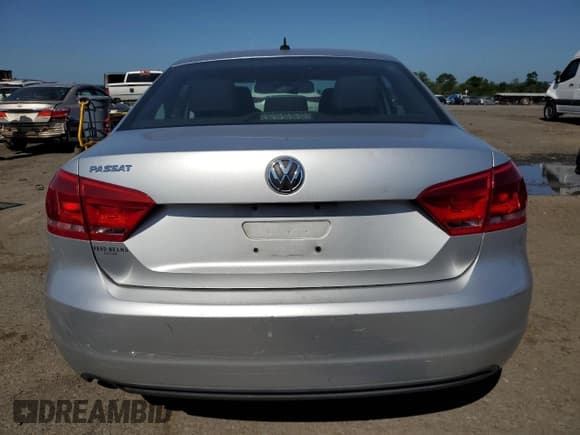 ✅ 2013 Volkswagen Passat S • VIN: 1VWAP7A35DC046457 • Lot: 61767945. Listed on Copart with 148,650 mi. Free auction sales archive from the USA and detailed vehicle history report at DreamBid. Image 6.