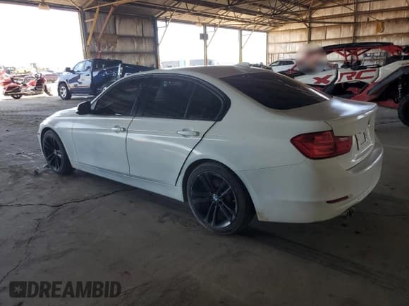 ✅ 2015 BMW 3 Series 328i • VIN: WBA3A5G56FNS83103 • Лот: 59956465. Опубликован ранее на Copart с пробегом 84 186 миль. Бесплатный доступ к архиву аукционных продаж из США и подробный отчёт об истории автомобиля на DreamBid. Изображение 2.