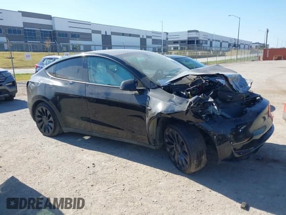 ✅ 2023 Tesla Model Y Performance • VIN: 7SAYGDEF1PF784383 • Lot: 43520884. Wystawiony na IAAI z przebiegiem 24 014 mil. Bezpłatny archiwum sprzedaży aukcyjnych z USA i szczegółowy raport historii pojazdu na DreamBid. Zdjęcie 13.