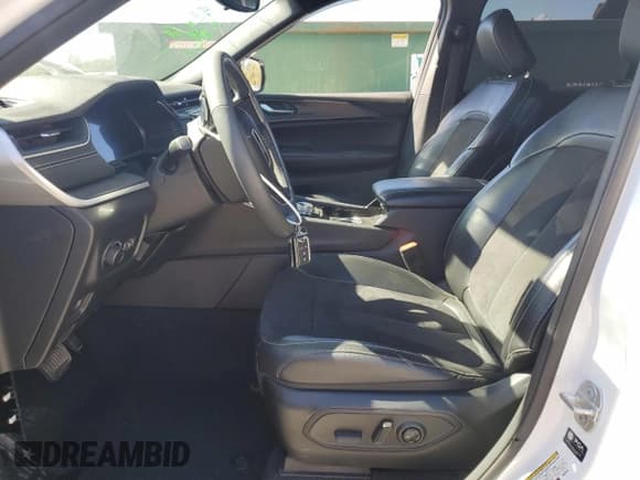 ✅ 2023 Jeep Grand Cherokee Laredo • VIN: 1C4RJKAG1P8840392 • Lot: 81921635. Listed on Copart with 36,266 mi. Free auction sales archive from the USA and detailed vehicle history report at DreamBid. Image 7.