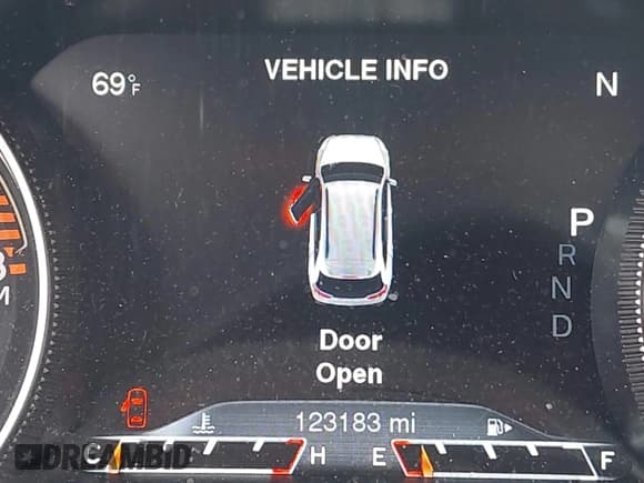 ✅ 2016 Jeep Cherokee Trailhawk • VIN: 1C4PJMBS7GW183731 • Lot: 43584556. Listed on IAAI with 123,183 mi. Free auction sales archive from the USA and detailed vehicle history report at DreamBid. Image 15.