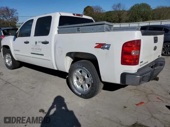 ✅ 2011 Chevrolet Silverado 1500 LT • VIN: 3GCPKSE31BG273471 • Lot: 76392694. Listed on Copart with Not provided. Free auction sales archive from the USA and detailed vehicle history report at DreamBid. Image 2.