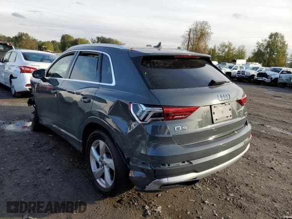 ✅ 2019 Audi Q3 Premium • VIN: WA1AECF38K1087128 • Lot: 66690412. Wystawiony na Copart z przebiegiem 16 575 mil. Bezpłatny archiwum sprzedaży aukcyjnych z USA i szczegółowy raport historii pojazdu na DreamBid. Zdjęcie 3.