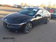 ✅ 2025 Hyundai Elantra Limited • VIN: KMHLP4DG1SU027738 • Lot: 43643629. Wystawiony na IAAI z przebiegiem 9 854 mil. Bezpłatny archiwum sprzedaży aukcyjnych z USA i szczegółowy raport historii pojazdu na DreamBid. Zdjęcie 14.