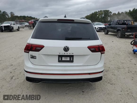✅ 2023 Volkswagen Tiguan SE R-Line Black • VIN: 3VVCB7AX9PM111182 • Lot: 85003455. Wystawiony na Copart z przebiegiem 41 036 mil. Bezpłatny archiwum sprzedaży aukcyjnych z USA i szczegółowy raport historii pojazdu na DreamBid. Zdjęcie 6.