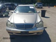 ✅ 2002 Mercedes-Benz C 230/260/280/320 • VIN: WDBRF64J42F195787 • Lot: 43112405. Wystawiony na IAAI z przebiegiem 166 266 mil. Bezpłatny archiwum sprzedaży aukcyjnych z USA i szczegółowy raport historii pojazdu na DreamBid. Zdjęcie 12.