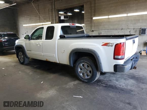 ✅ 2013 GMC Sierra 1500 SLT • VIN: 1GTR2WE78DZ153169 • Lot: 60863335. Listed on Copart with 187,087 mi. Free auction sales archive from the USA and detailed vehicle history report at DreamBid. Image 2.