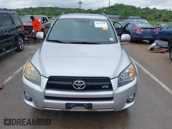 ✅ 2011 Toyota RAV4 Sport • VIN: JTMRK4DV1B5101858 • Lot: 42124449. Listed on IAAI with 168,758 mi. Free auction sales archive from the USA and detailed vehicle history report at DreamBid. Image 13.