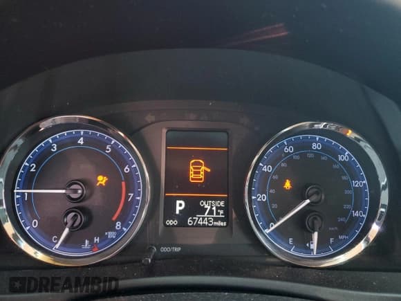 ✅ 2018 Toyota Corolla SE • VIN: 5YFBURHE3JP855137 • Lot: 82710425. Listed on Copart with 67,443 mi. Free auction sales archive from the USA and detailed vehicle history report at DreamBid. Image 9.